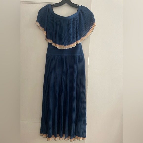 Herve Leger Dresses & Skirts - Herve Leger off-the-shoulder blue “Malli” tie-dye dress (XXS) Brand New